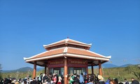 Hàng ngàn người nô nức đến chùa Hương Tích trẩy hội đầu năm