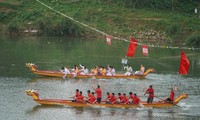 Sôi động cuộc đua thuyền rồng trên sông Ngàn Phố