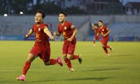 Quả bóng vàng Việt Nam 2017 và một số cầu thủ bị tạm giữ 