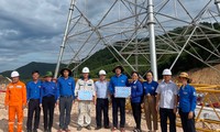 Gần 700 thanh niên Hà Tĩnh tham gia hỗ trợ thi công đường dây 500kV