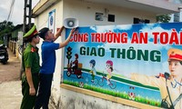 Sáng tạo loa tuyên truyền tự động trước cổng trường