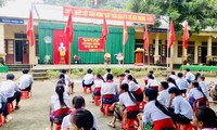 Trường học ở xã nghèo nhất Nghệ An tổ chức khai giảng sớm