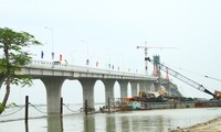 Hợp long cầu Cửa Hội bắc qua sông Lam nối 2 tỉnh Nghệ An, Hà Tĩnh