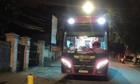 Phong tỏa xe chở 22 sinh viên FPT trong đêm để cách ly phòng dịch