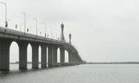 Thủ tướng cắt băng thông xe cầu Cửa Hội nối Nghệ An-Hà Tĩnh
