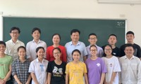 Lớp học &apos;mưa&apos; điểm 10 thi THPT ở Hà Tĩnh 