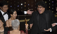 Đoàn làm phim "Ký sinh trùng" ăn mừng chiến thắng vang dội tại Oscars