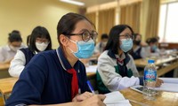 Hà Nội tạm thời chưa thu học phí học sinh phổ thông năm học 2022-2023