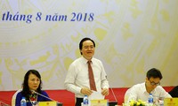 Bộ trưởng Phùng Xuân Nhạ phát biểu tại hội nghị tổng kết năm học 2018. Ảnh: Như Ý