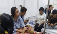 Học sinh bị đánh hội đồng đang được điều trị tại bệnh viện 
