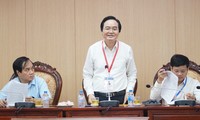 Bộ trưởng Phùng Xuân Nhạ tại buổi làm việc với UBND Huyện Hoài Đức sáng 24/6 (Mạnh Thắng)