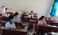 Học sinh ngồi cách nhau 2m (ảnh Sở GD&ĐT Cà Mau)
