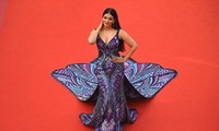 Hoa hậu thế giới Aishwarya Rai lộng lẫy với váy đuôi công tại Cannes