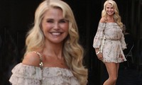 Mỹ nhân U70 Christie Brinkley váy ngắn tươi trẻ, rạng ngời như hoa