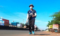 67 ngày đi bộ xuyên Việt của chàng trai xứ Thanh