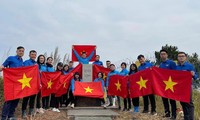 Tuổi trẻ Đoàn khối các cơ quan tỉnh chung tay xây dựng đường lên cột mốc biên giới -Ảnh: Duy Chiến 