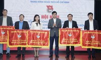 Báo Tiền Phong nhận cờ Thi đua T.Ư Đoàn