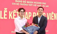 Học sinh đầu tiên của quận Hoàng Mai được kết nạp Đảng