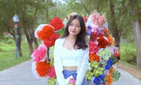 Cô gái 9x kiếm tiền triệu từ dịch vụ xe hoa &apos;chở&apos; mùa thu Hà Nội về Hà Tĩnh 