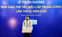 Thầy giáo trẻ biên soạn sách giáo viên