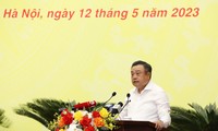 Ông Trần Sỹ Thanh, Chủ tịch UBND TP. Hà Nội phát biểu tại phiên chất vấn