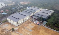 Nhiều nhà xưởng xây dựng trên đất nông nghiệp tại xã Tiến Xuân, huyện Thạch Thất, Hà Nội.
