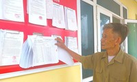 Danh sách cử tri được niêm yết tại trụ sở UBND các xã thuộc diện sắp xếp ở Ứng Hòa.