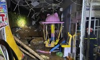 Xuyên đêm cứu nạn vụ sạt lở đất khiến 3 trẻ em tử vong ở Hà Nội