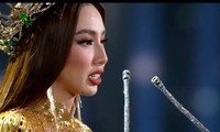 Thùy Tiên nói 4 thứ tiếng trước khi kết thúc nhiệm kỳ Hoa hậu Hòa bình