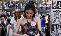 16 thí sinh Hoa hậu Hong Kong bán quần áo trên phố Hội An