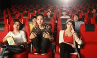 Ngán ngẩm với văn hóa xem phim ở rạp