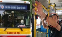 Vụ việc thủ dâm trên xe buýt khiến người dân bất bình. 