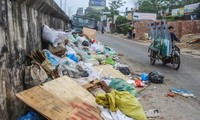 Rác thải thường xuyên ùn ứ thời điểm Cty Minh Quân trúng thầu thu gom rác bởi công nhân đình công đòi lương.