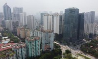 Hàng chục nhà cao tầng nhồi nhét trên tuyến đường Lê Văn Lương