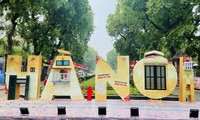 Các công viên lớn tại Hà Nội hút khách &apos;du lịch tại chỗ&apos;