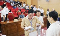 Xuyên đêm đấu giá 54 thửa đất huyện Quốc Oai