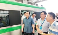 Bí thư Thành ủy Hà Nội đi thực tế, kiểm tra metro Cát Linh - Hà Đông cuối tuần qua. Ảnh: T.Đảng