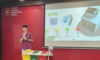  Nhà sáng chế tuổi teen giành học bổng RMIT nhờ robot phân loại rác sử dụng AI