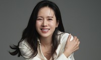 Son Ye Jin &apos;tỏa sáng&apos; với vóc dáng nữ thần trên thảm đỏ lần đầu tiên kể từ sau khi sinh con