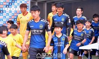 Xuân Trường trong khoảnh khắc được ra sân thi đấu ở K-League sau năm tháng ký hợp đồng với Incheon United.