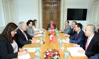 Phó Thủ tướng Vương Đình Huệ làm việc với Bộ trưởng Bộ Kinh tế Thuỵ Sỹ Johann Schneider-Amman