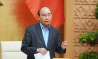 Thủ tướng Nguyễn Xuân Phúc ký ban hành gói hỗ trợ an sinh
