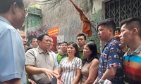 Thủ tướng thị sát hiện trường vụ cháy chung cư mini đặc biệt nghiêm trọng ở Hà Nội