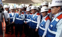 Thủ tướng Nguyễn Xuân Phúc làm việc với TPHCM gỡ vướng trong giải ngân đầu tư công