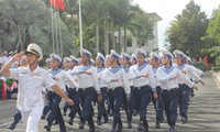 Mãn nhãn với màn duyệt đội ngũ trong Lễ khai giảng trường CĐ Kỹ thuật Hải quân