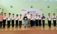 Mang ‘Xuân yêu thương’ đến với học sinh, người dân vùng biên giới tỉnh Bình Phước