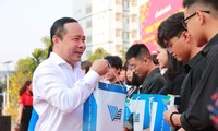 ‘Hành trình mùa Xuân’ đưa sinh viên, giảng viên ĐHQG TP. HCM về quê đón Tết