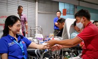 Đoàn viên, thanh niên hăng hái tham gia chương trình hiến máu &apos;Chủ nhật Đỏ&apos; tại Cảng Hàng không Quốc tế Tân Sơn Nhất 