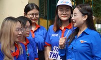 Bí thư T.Ư Đoàn Nguyễn Phạm Duy Trang động viên sinh viên tình nguyện ‘Tiếp sức mùa thi’ tại TP. HCM