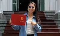 Nữ cầu thủ bóng đá Huỳnh Như tiếp tục học cao học để hoàn thành ước mơ giáo viên